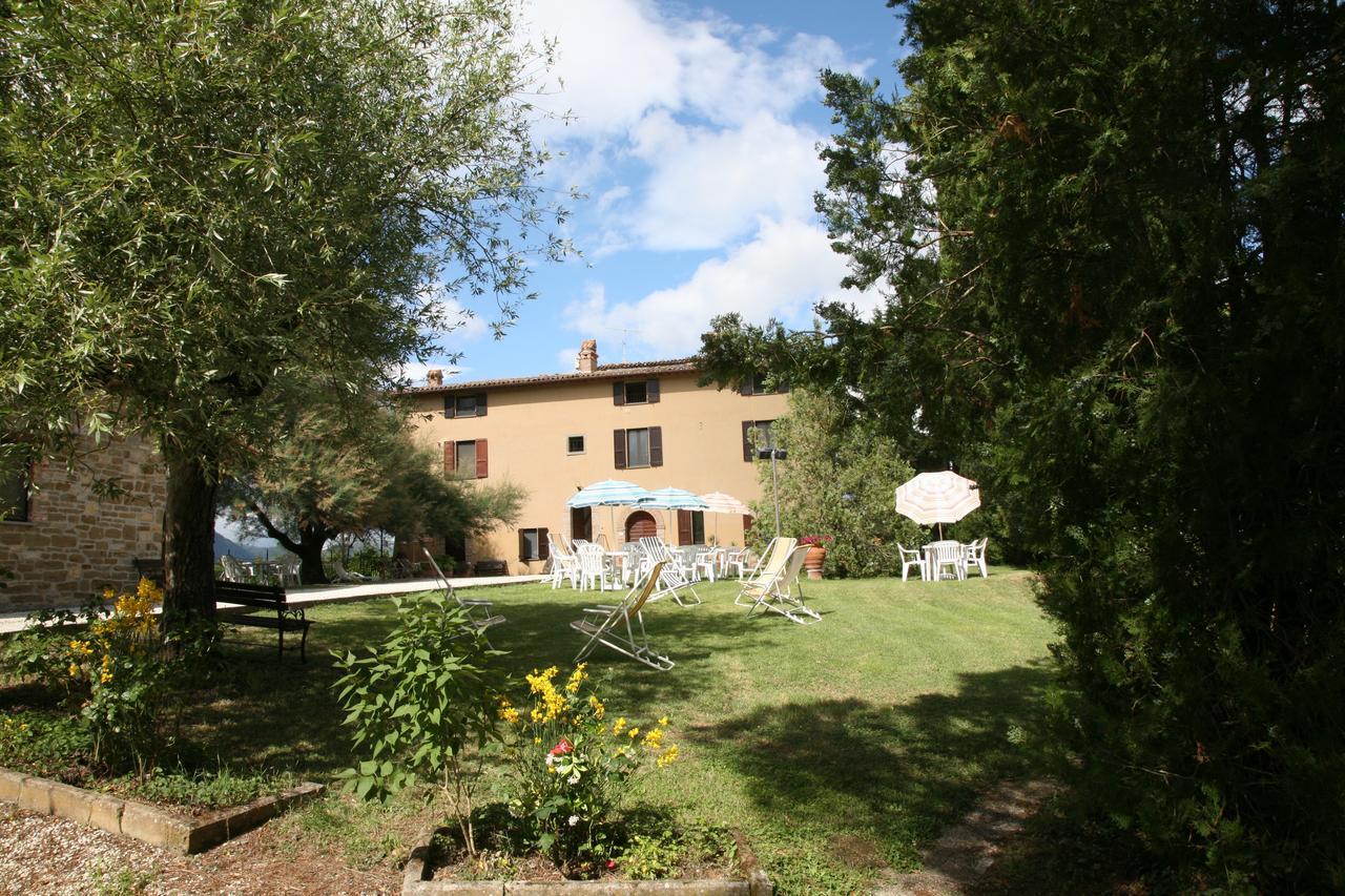גוביו Agriturismo Villa Mozart Nel Verde מראה חיצוני תמונה