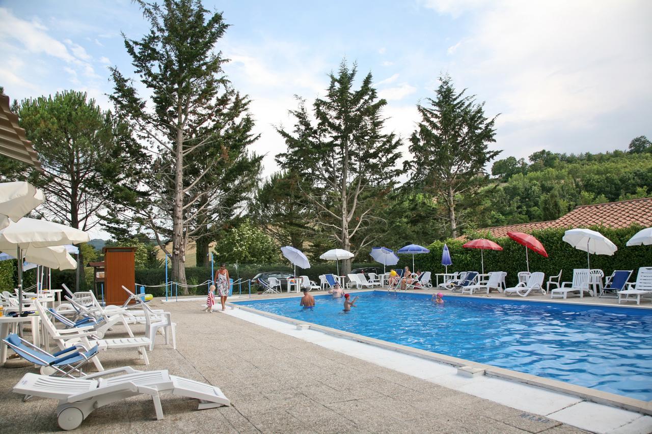 גוביו Agriturismo Villa Mozart Nel Verde מראה חיצוני תמונה