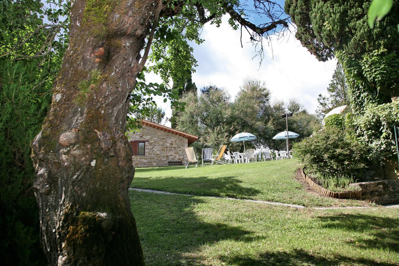 גוביו Agriturismo Villa Mozart Nel Verde מראה חיצוני תמונה