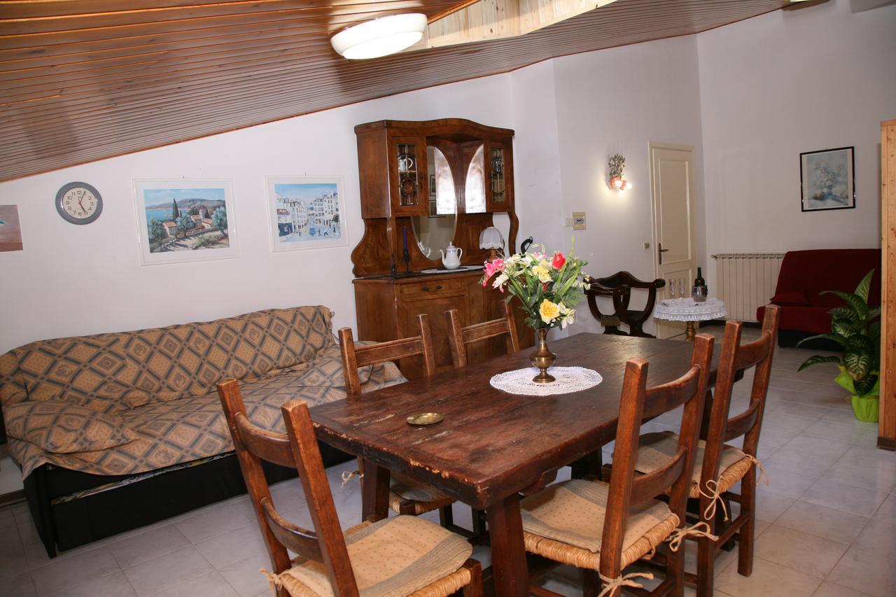 גוביו Agriturismo Villa Mozart Nel Verde מראה חיצוני תמונה
