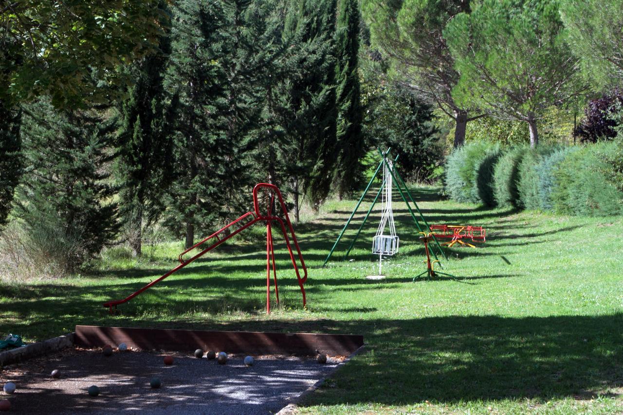 גוביו Agriturismo Villa Mozart Nel Verde מראה חיצוני תמונה