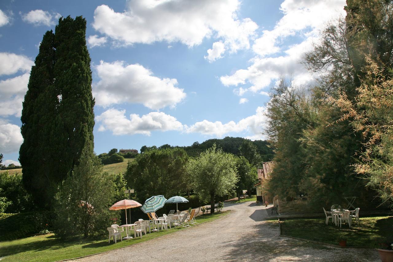 גוביו Agriturismo Villa Mozart Nel Verde מראה חיצוני תמונה