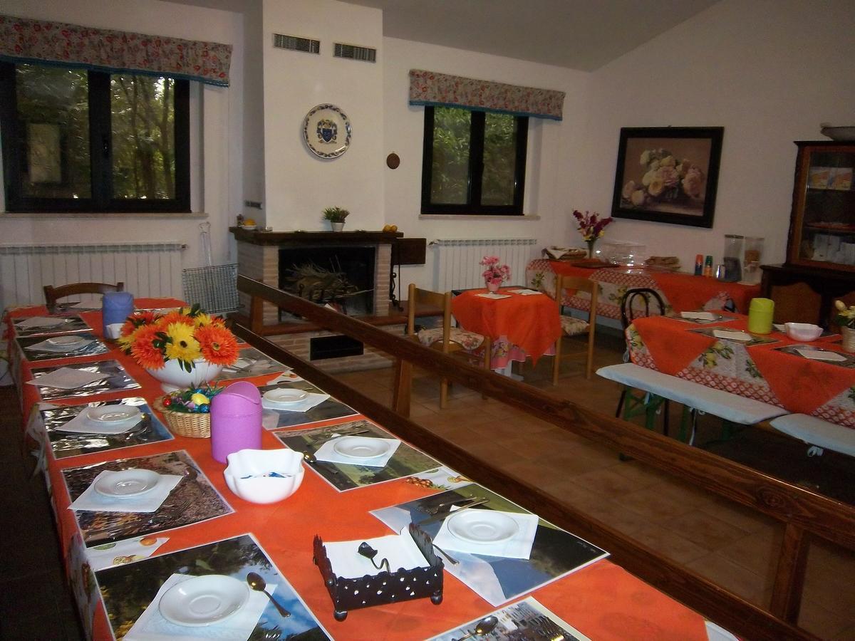 גוביו Agriturismo Villa Mozart Nel Verde מראה חיצוני תמונה
