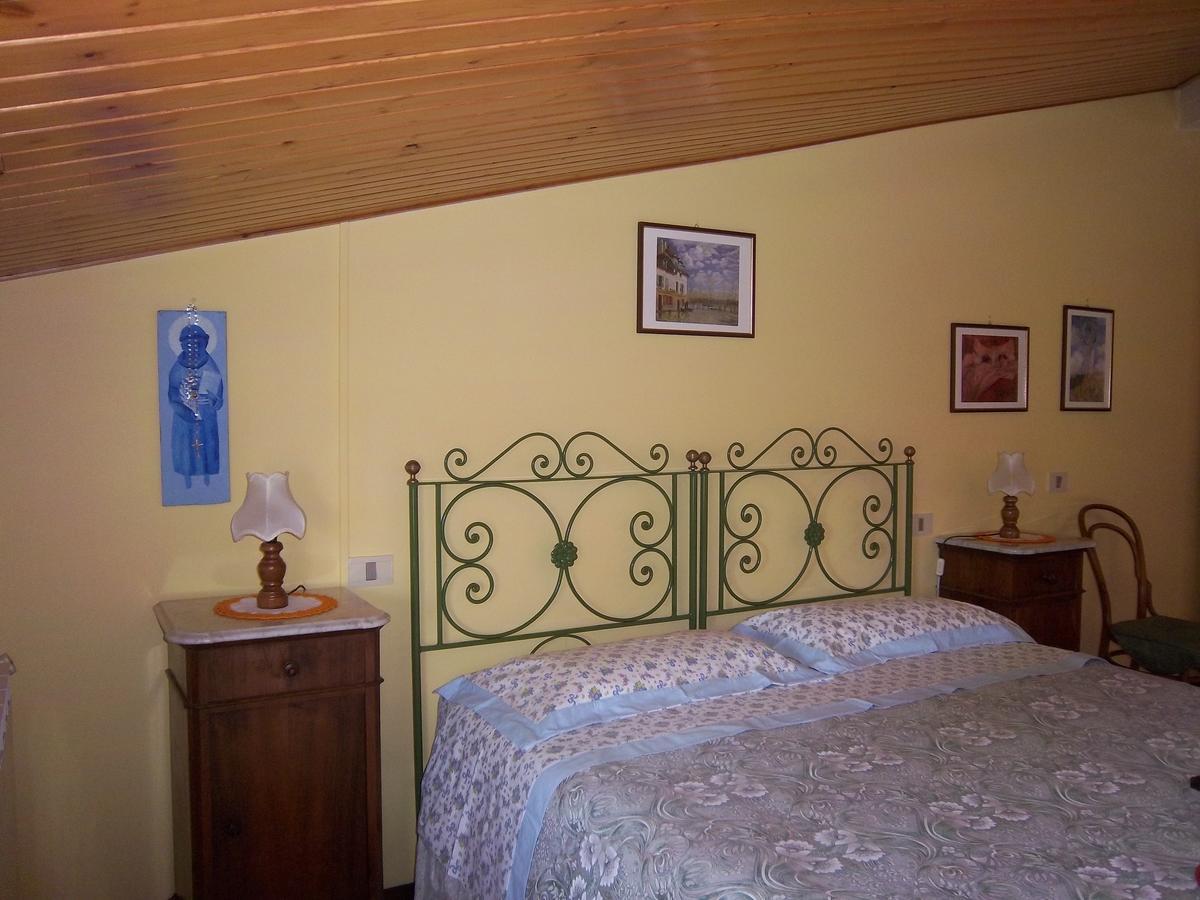 גוביו Agriturismo Villa Mozart Nel Verde מראה חיצוני תמונה