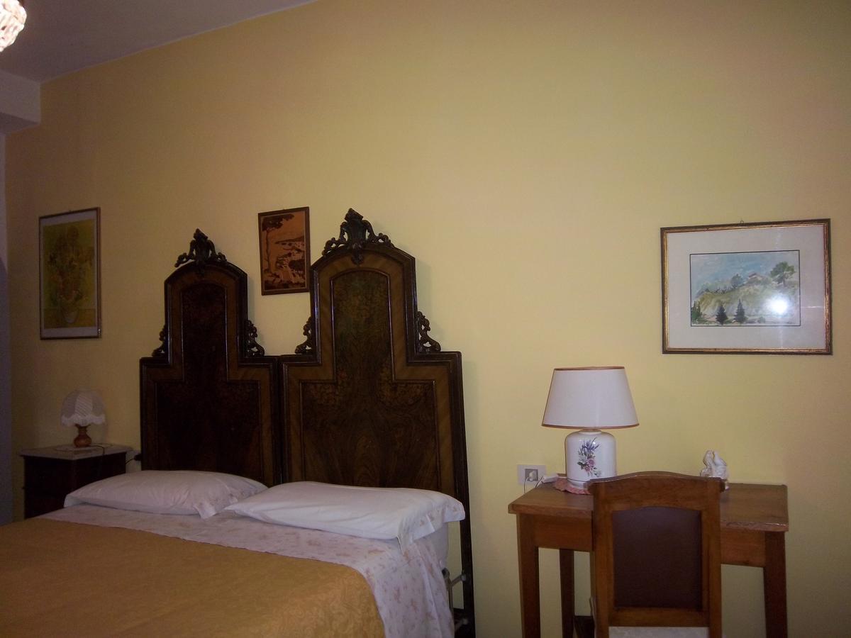 גוביו Agriturismo Villa Mozart Nel Verde מראה חיצוני תמונה
