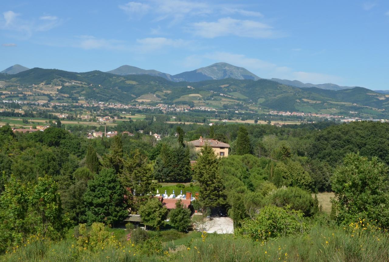 גוביו Agriturismo Villa Mozart Nel Verde מראה חיצוני תמונה