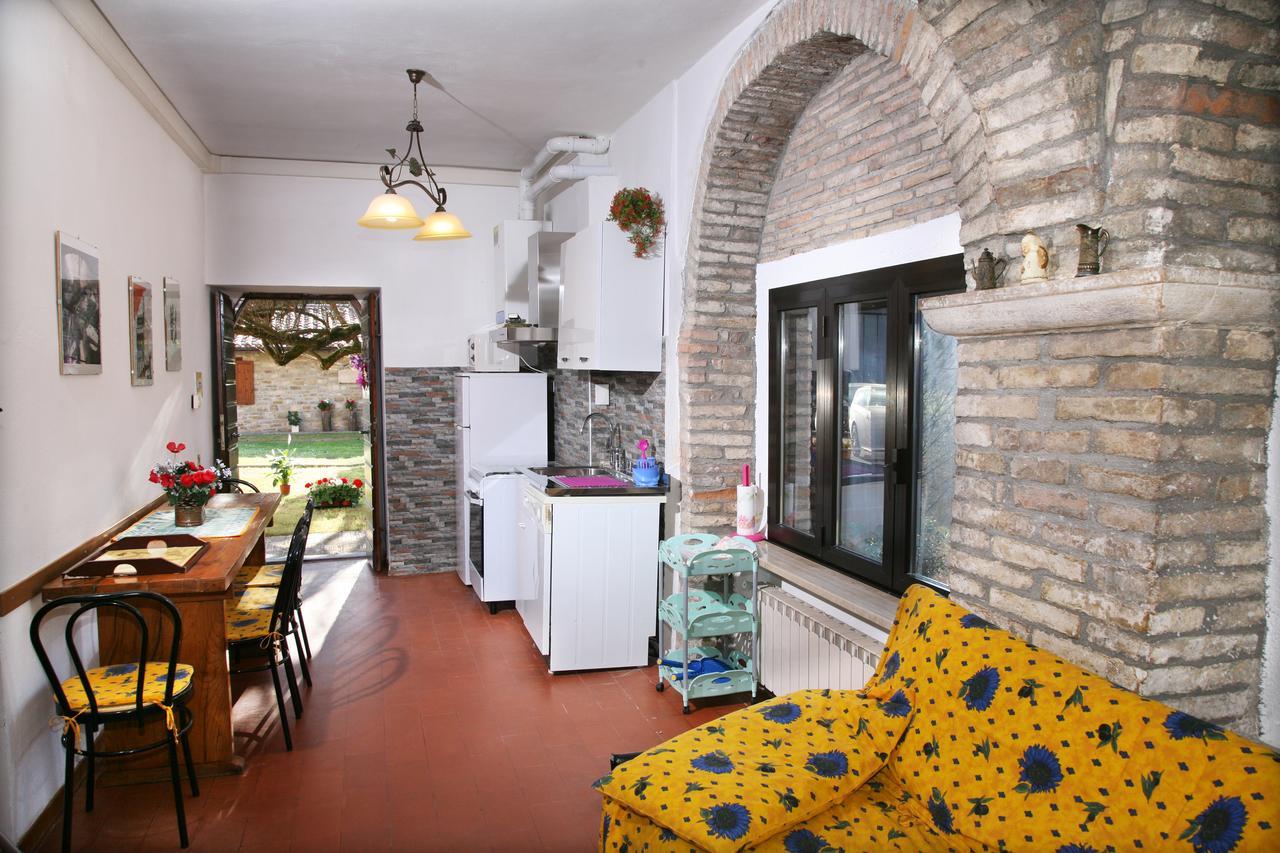 גוביו Agriturismo Villa Mozart Nel Verde מראה חיצוני תמונה