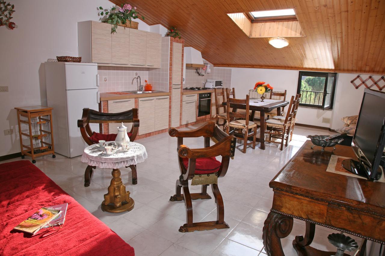 גוביו Agriturismo Villa Mozart Nel Verde מראה חיצוני תמונה