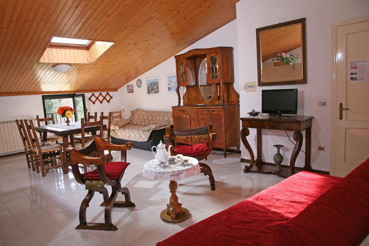 גוביו Agriturismo Villa Mozart Nel Verde מראה חיצוני תמונה