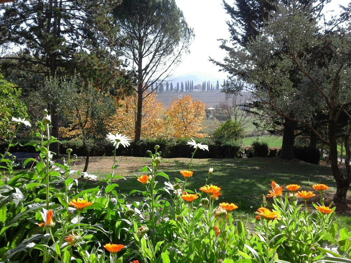 גוביו Agriturismo Villa Mozart Nel Verde מראה חיצוני תמונה