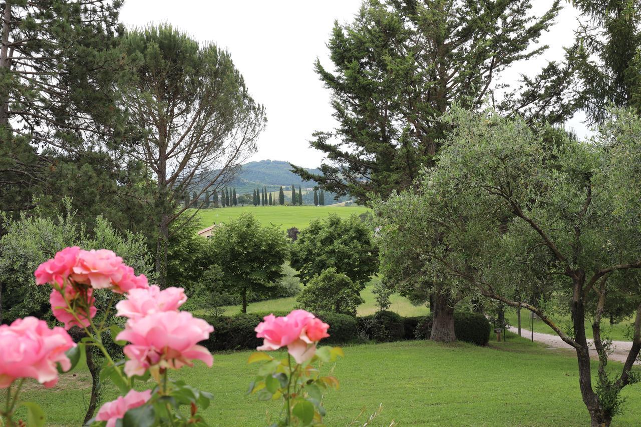 גוביו Agriturismo Villa Mozart Nel Verde מראה חיצוני תמונה