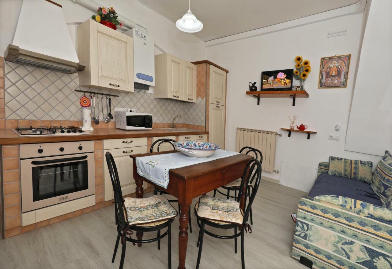 גוביו Agriturismo Villa Mozart Nel Verde מראה חיצוני תמונה