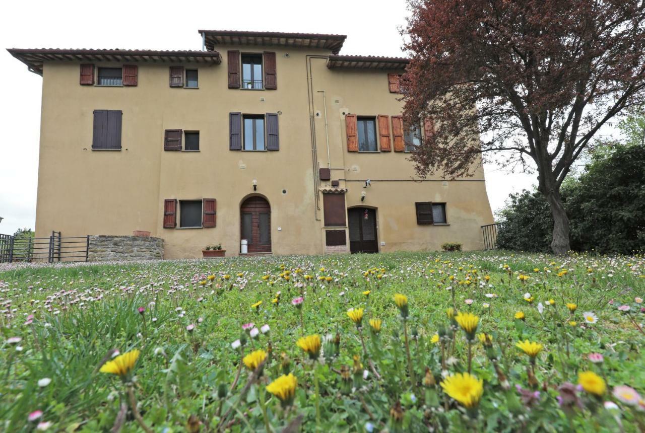 גוביו Agriturismo Villa Mozart Nel Verde מראה חיצוני תמונה
