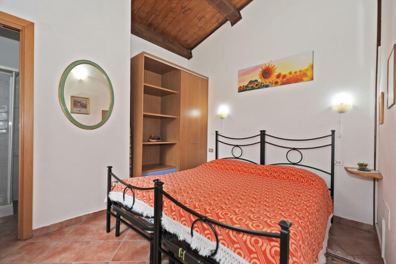 גוביו Agriturismo Villa Mozart Nel Verde מראה חיצוני תמונה