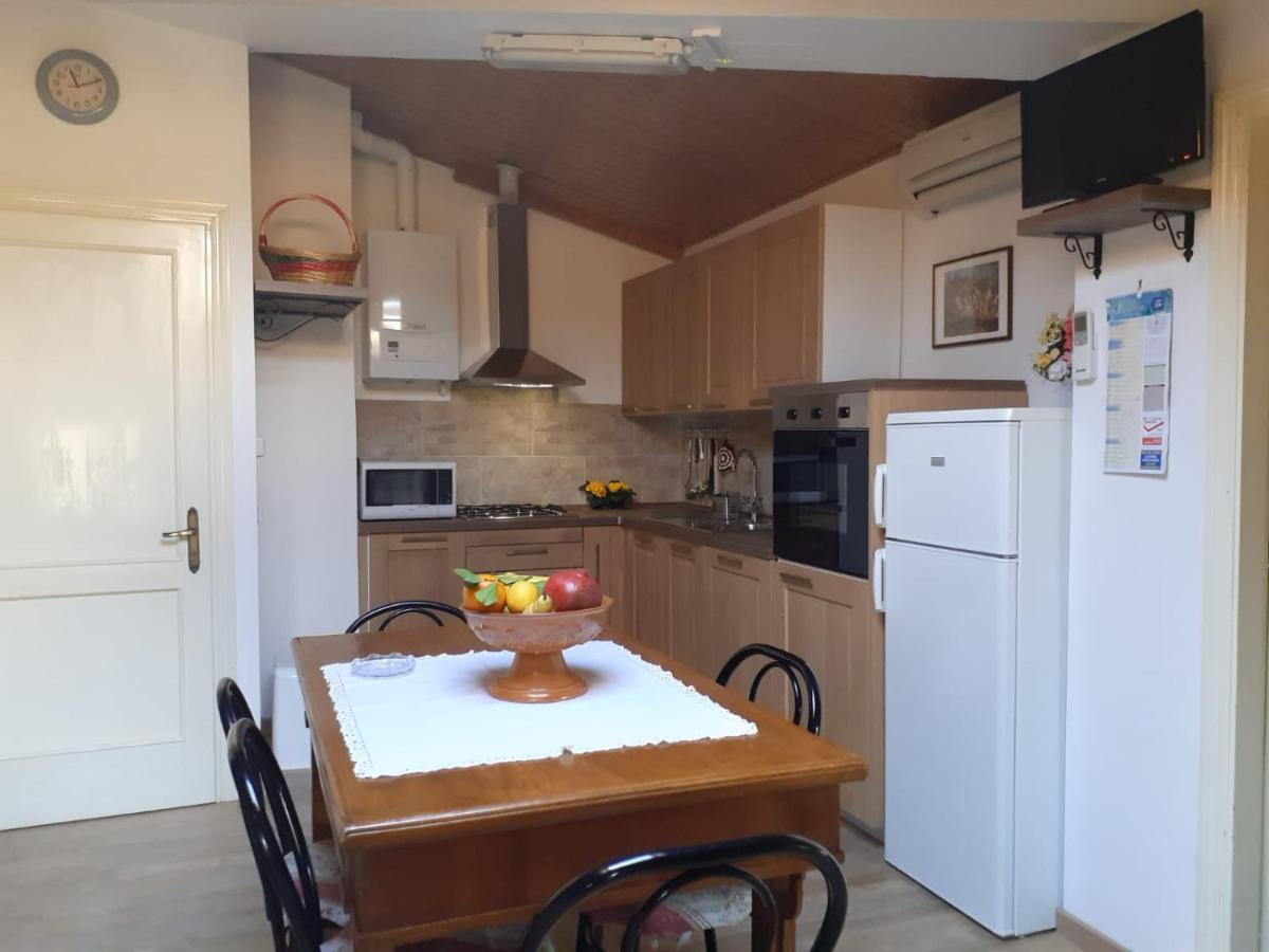 גוביו Agriturismo Villa Mozart Nel Verde מראה חיצוני תמונה